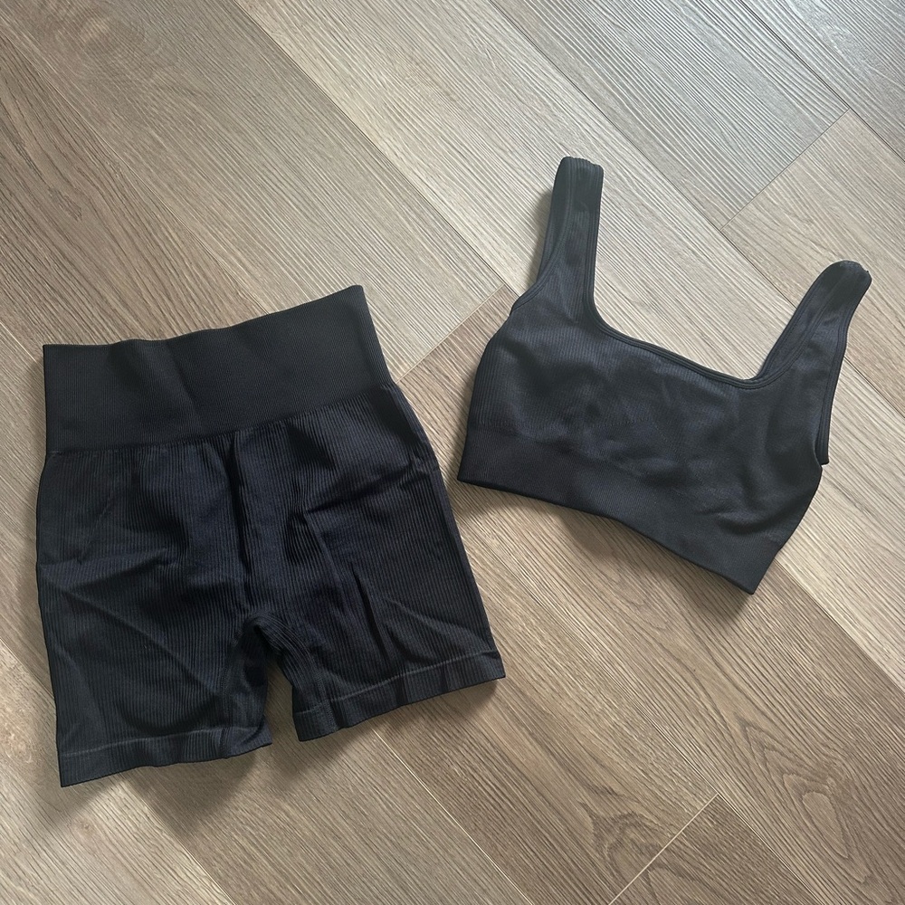 Black Ribbed Workout Set